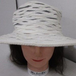 NWT Nine West Packable White Beach Hat